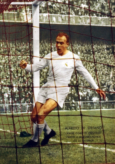 Alfredo Di Stéfano, 1959 [Public domain], via Wikimedia Commons