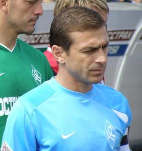 Ruslan Adschindschal, 2009 im Trikot von Krylia Sovetov, By Mikhail Slain (foto.mail.ru) | CC BY-SA 3.0, via Wikimedia Commons